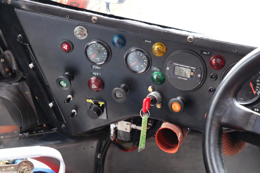 Панель приборов Porsche 962 IMSA GTP (962-C04) 1987 года  (фото 49 из 96)